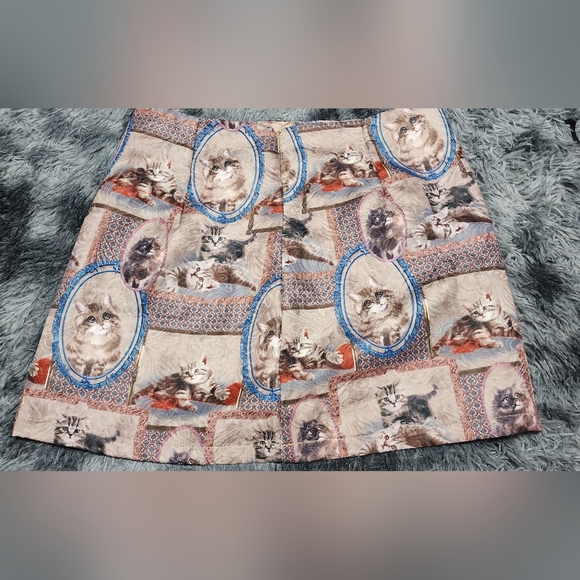 Cat print mini skirt - Picture 2 of 5